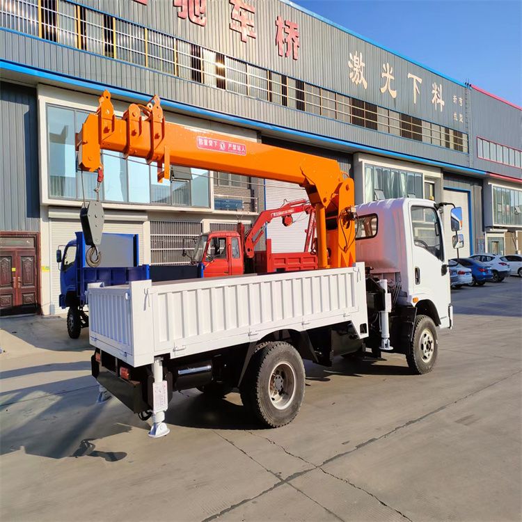 兴城市三轮随车吊定制 农用改装机自备吊中瑞长期出售