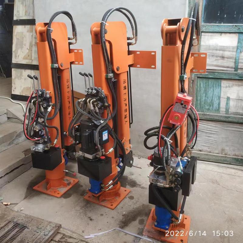 兴城市重汽蓝牌随车吊 3.2吨 国六动力强 液压驱动 农用自卸起重机